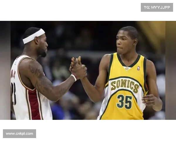 杜兰特詹姆斯第44次交手历史战绩对比，传奇对决