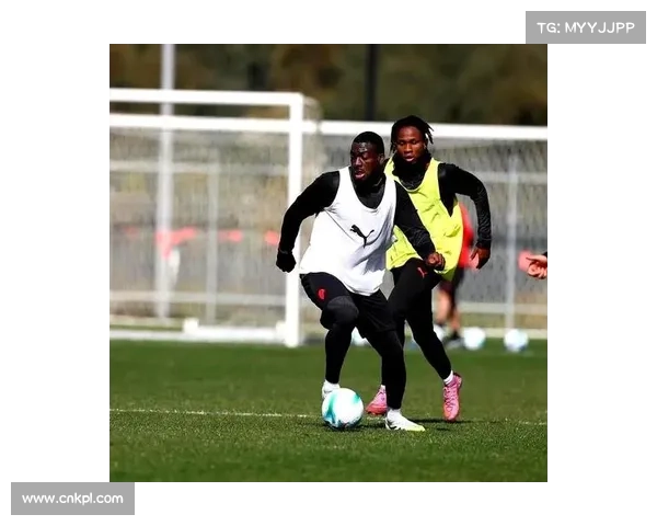 昂热0-2摩纳哥，门将福法纳三扑救难救主