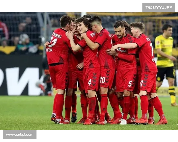 欧战资格关键战前瞻：弗赖堡与法兰克福的直接对话